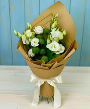 Букет цветов из:  Хризантемы и Лизиантусы в Лысково