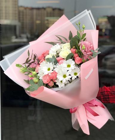 Букет цветов из: Розы, Лизиантусы и Хризантемы в Лысково